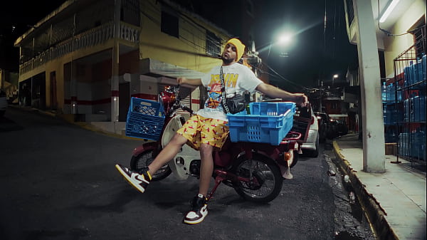 MUJER MADURA–UN PAKITO- SOLIDO RD